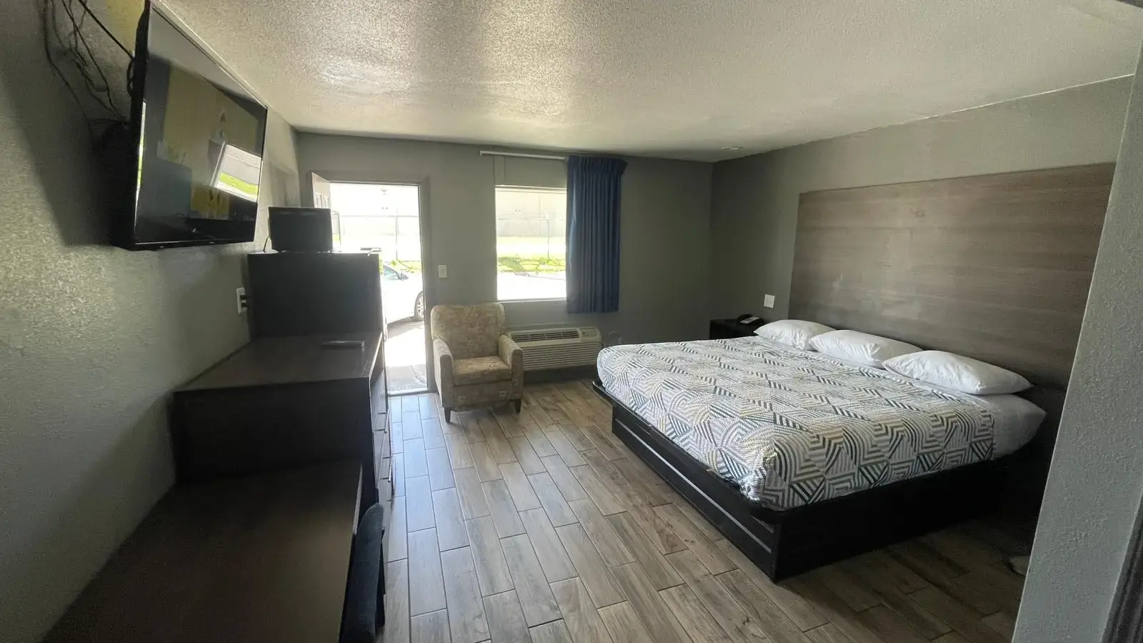 Standard King Room